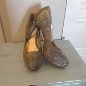 Fioni night gold pumps
